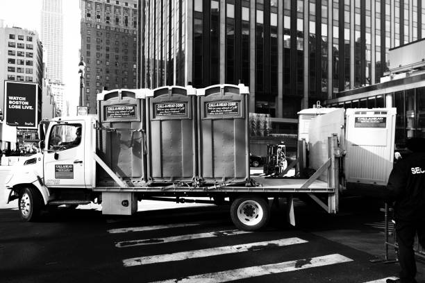 Best Portable toilet rental cost  in Belpre, OH